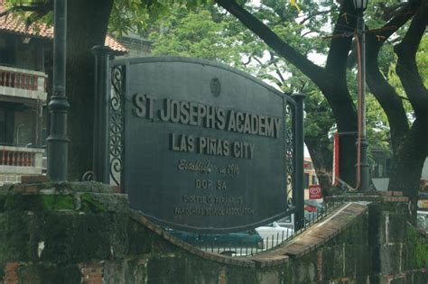 Nahuli kong nagjajakol sa CR .